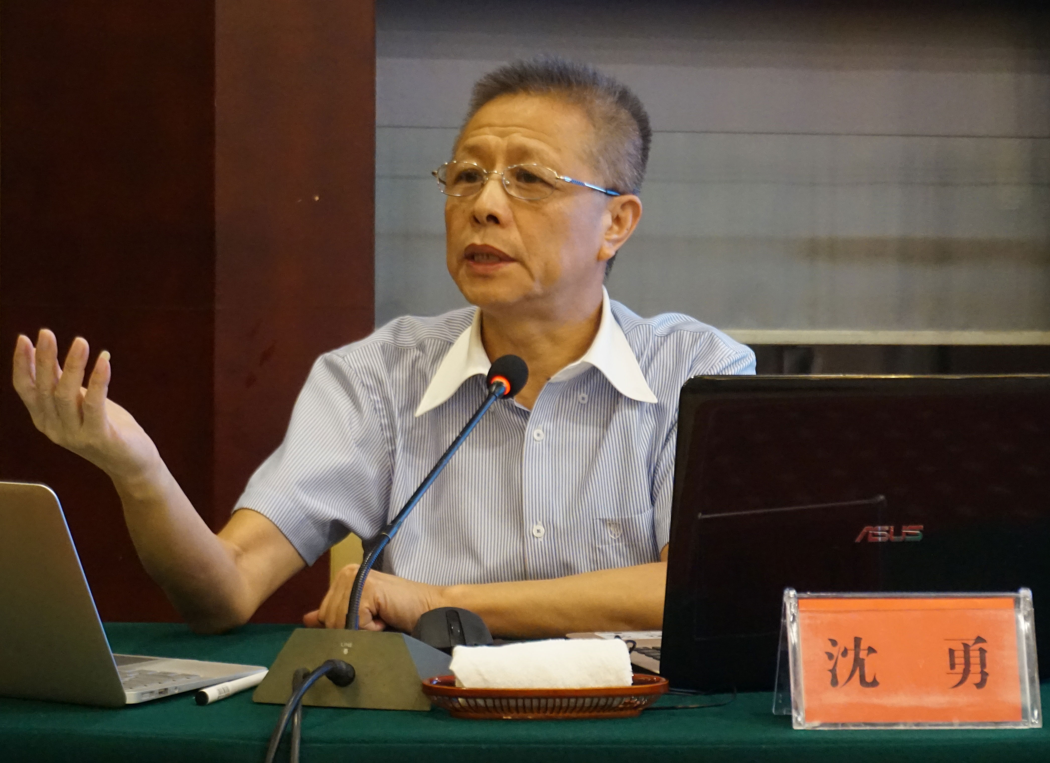 福建省建设行业法制协会副会长兼秘书长 沈 勇